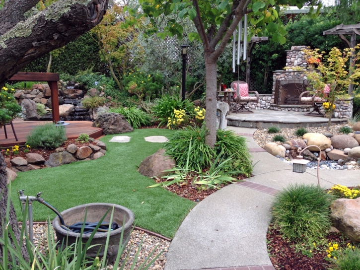 Green Lawn Parker, Arizona Landscape Rock, Backyard Landscaping